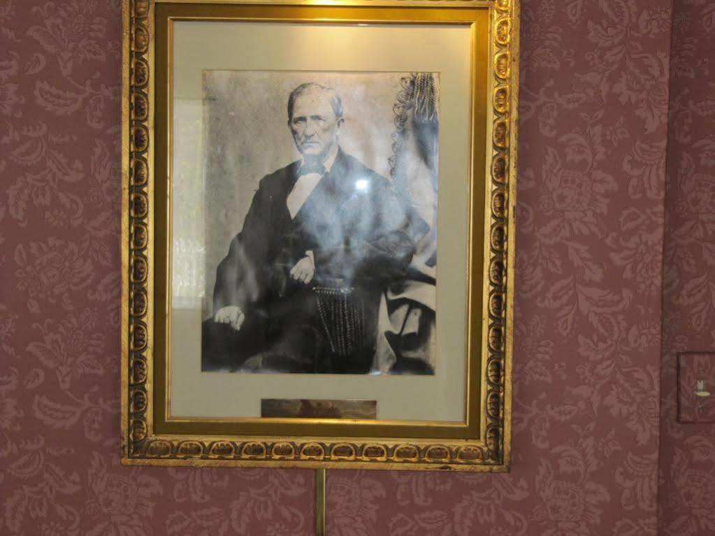 Allison House Inn Куинси Екстериор снимка