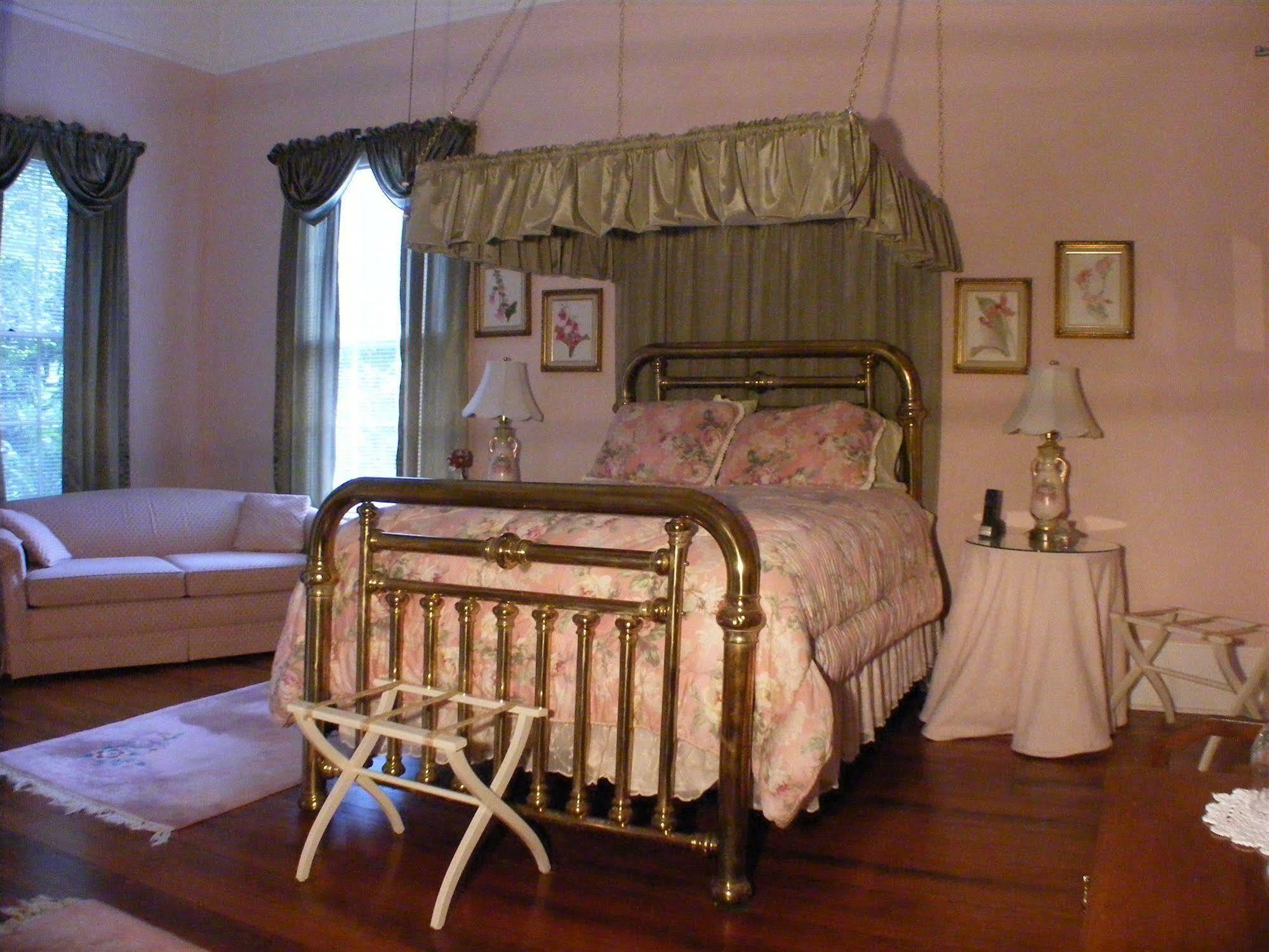 Allison House Inn Куинси Екстериор снимка